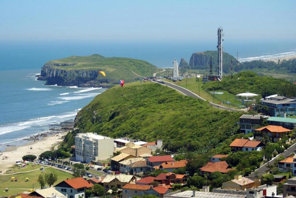 Vila Casa De 2 Quartos Com 2 Ares-Condicionados Em Torres-Rs - Na Mais Bela Praia Gaucha - Cozinha - Banheiro - Tv Smart 32 E Wi-Fi - Estacionamento - Anfitria Superhost No Bnb Exteriér fotografie