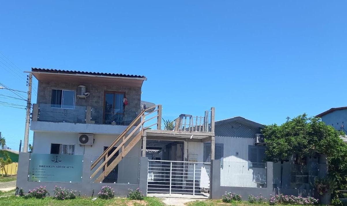 Vila Casa De 2 Quartos Com 2 Ares-Condicionados Em Torres-Rs - Na Mais Bela Praia Gaucha - Cozinha - Banheiro - Tv Smart 32 E Wi-Fi - Estacionamento - Anfitria Superhost No Bnb Exteriér fotografie